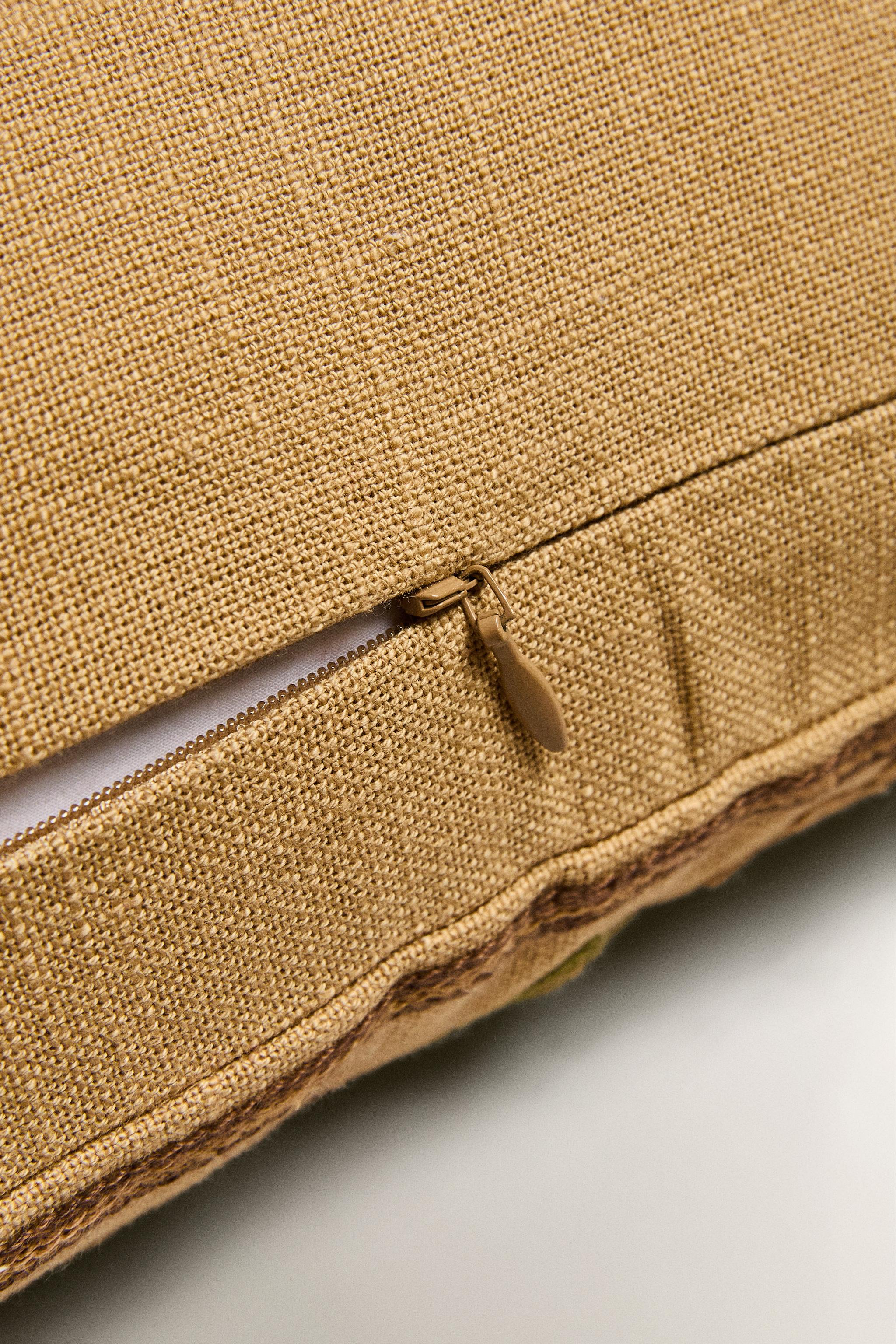 HOUSSE DE COUSSIN BRODERIE FLORALE